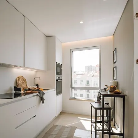 Montalto - 1 Bedroom And Parking In Alvalade * Lizbona