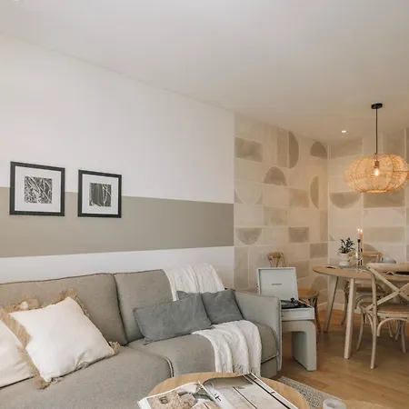 Montalto - 1 Bedroom And Parking In Alvalade Apartament *